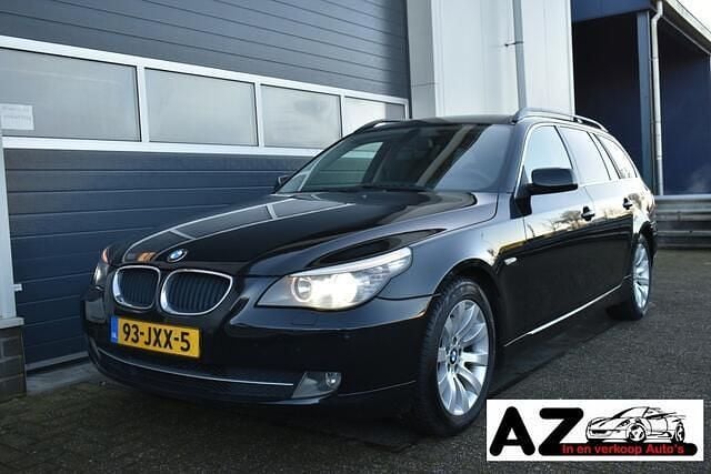 Zwart Gebruikt 2009 BMW 520 Stationwagen | € 5.950 (Duur) - Afbeelding 1/4