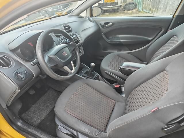 Occasion Seat Ibiza 60 PK (44 kW) 2009 Geel Hatchback