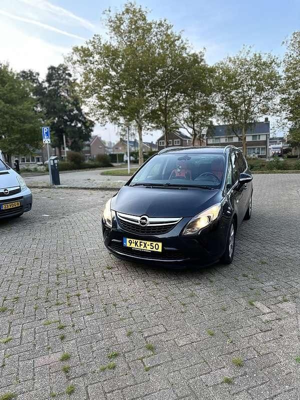 Zwart Occasion 2013 Opel Zafira Tourer MPV | € 6.100 (Eerlijke prijs) - Afbeelding 1/4