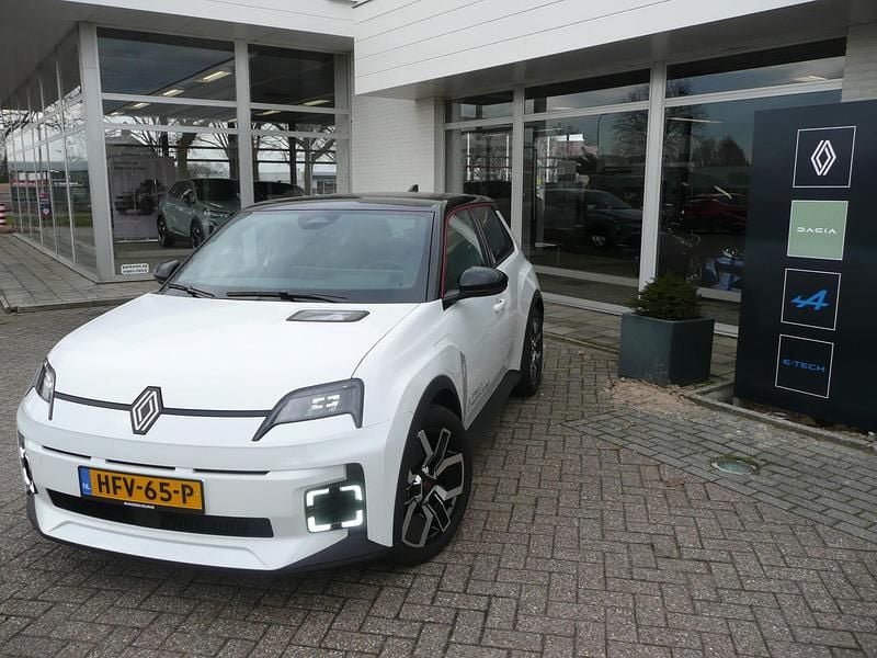 Wit Occasion 2025 Renault 5 E-Tech Komfort Hatchback | € 31.840 (Eerlijke prijs) - Afbeelding 1/3