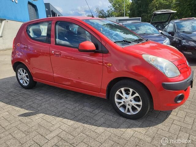 Rood Gebruikt 2011 Nissan Pixo Hatchback | € 2.350 (Goede deal) - Afbeelding 1/4