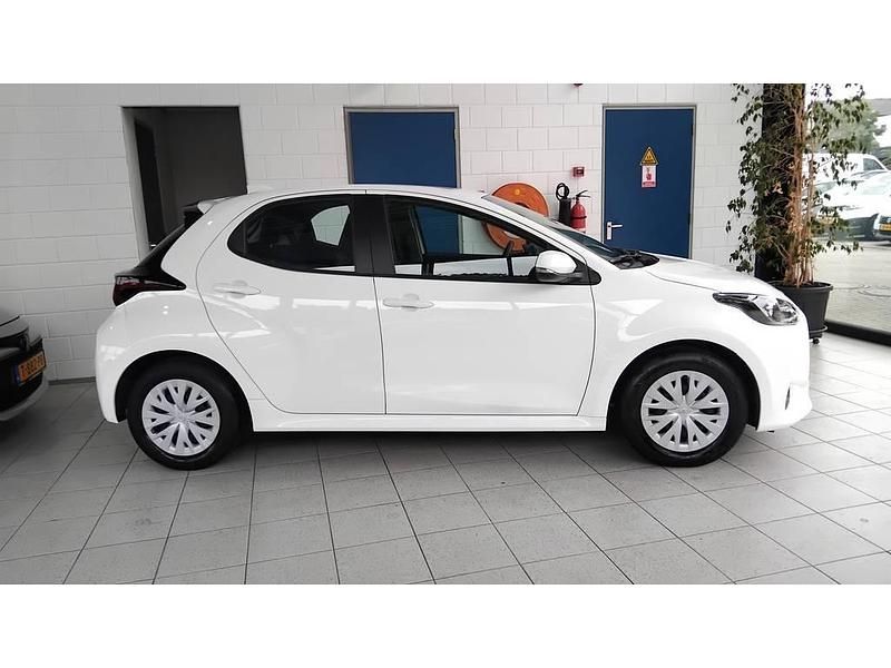 Occasion Toyota Yaris Hybrid Active 116 PK (85 kW) 2023 Wit Hatchback