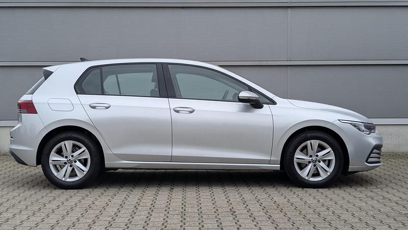 Occasion VW Golf VIII Life 110 PK (80 kW) 2022 Grijs Hatchback