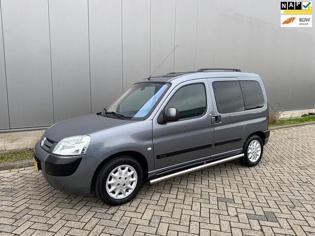 Grijs (metallic) Gebruikt 2004 Citroën Berlingo MPV | € 4.500 (Duur) - Afbeelding 1/4