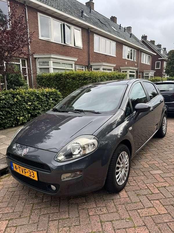 Grijs Gebruikt 2012 Fiat Punto Pop Hatchback | € 2.850 (Eerlijke prijs) - Afbeelding 1/4