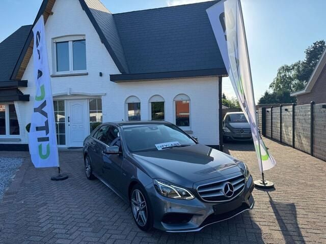 Grijs Gebruikt 2016 Mercedes E200 AMG Sedan | € 16.600 (Eerlijke prijs) - Afbeelding 1/4