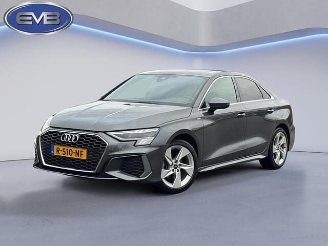 Grijs (metallic) Occasion 2022 Audi A3 S-Line Sedan | € 18.945 (Goede deal) - Afbeelding 1/4