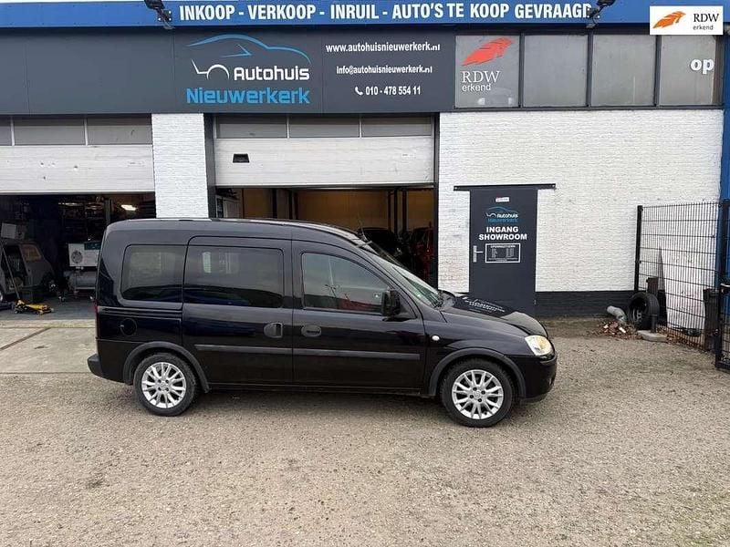 Zwart Gebruikt 2009 Opel Combo MPV | € 3.999 (Eerlijke prijs) - Afbeelding 1/4