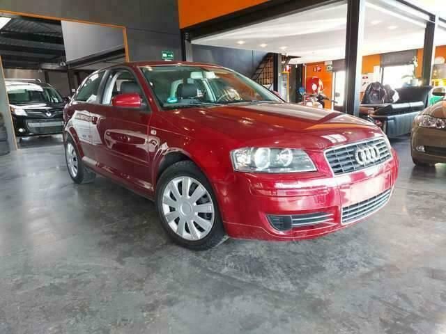 Rood Gebruikt 2005 Audi A3 Attraction Sedan | € 5.850 (Duur) - Afbeelding 1/4