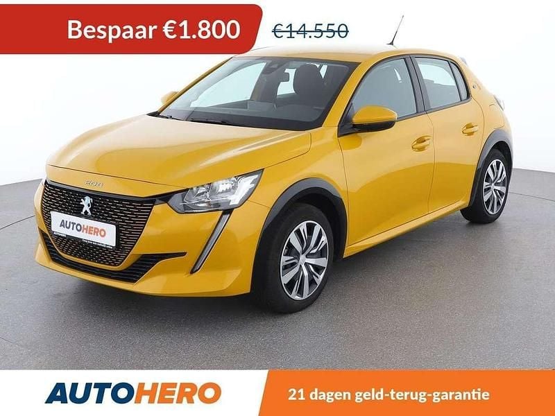 Geel Occasion 2021 Peugeot e-208 Allure Hatchback | € 12.949 (Super prijs) - Afbeelding 1/3
