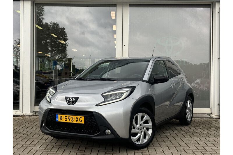 Grijs Gebruikt 2022 Toyota Aygo Hatchback | € 20.299 (Eerlijke prijs) - Afbeelding 1/1