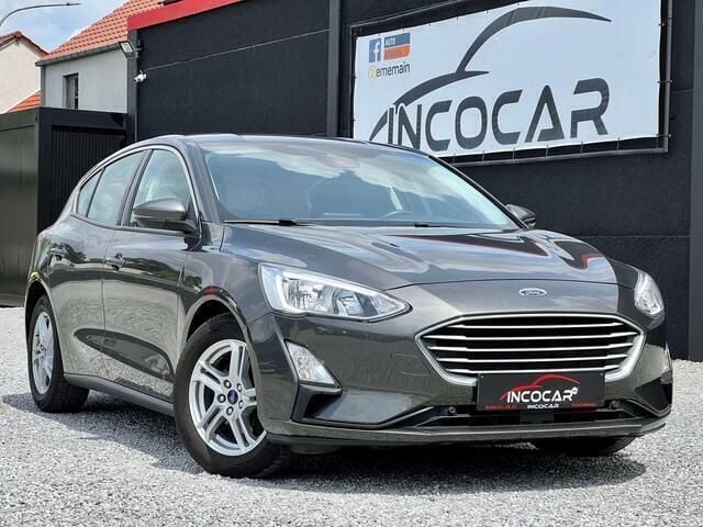 Grijs Gebruikt 2019 Ford Focus Titanium Sedan | € 17.249 (Eerlijke prijs) - Afbeelding 1/4