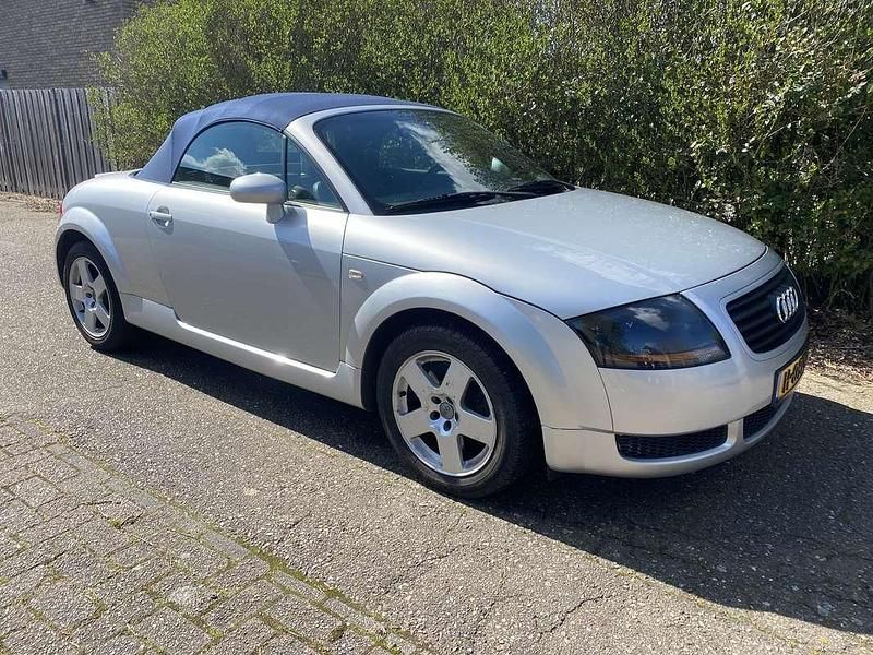 Grijs Gebruikt 2002 Audi TT Roadster Cabriolet | € 2.500 (Super prijs) - Afbeelding 1/4
