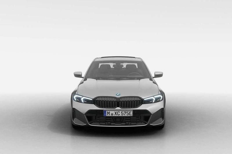 Nieuw BMW 330e Comfort Edition 292 PK (214 kW) 2025 Zwart, metallic lak Sedan