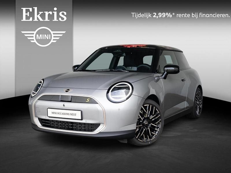 Melting silver Gebruikt 2024 Mini Cooper SE Hatchback | € 38.950 (Iets duurder) - Afbeelding 1/3