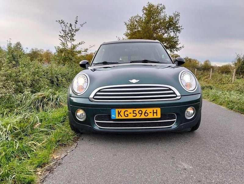 Groen Gebruikt 2008 Mini Cooper D Clubman Stationwagen | € 2.750 - Afbeelding 1/4