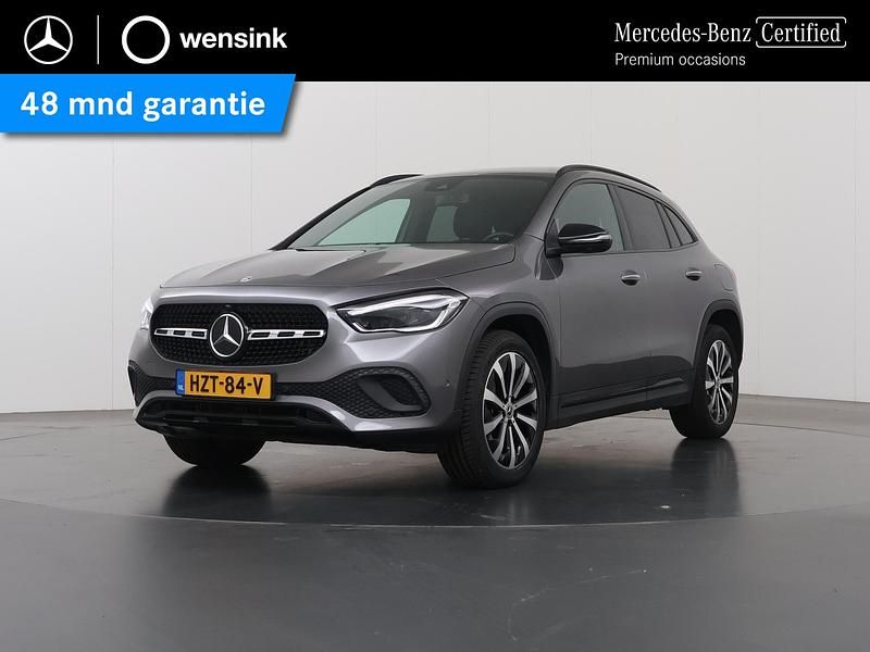 Grijs Occasion 2022 Mercedes GLA250 Luxury SUV | € 37.350 (Goede deal) - Afbeelding 1/4