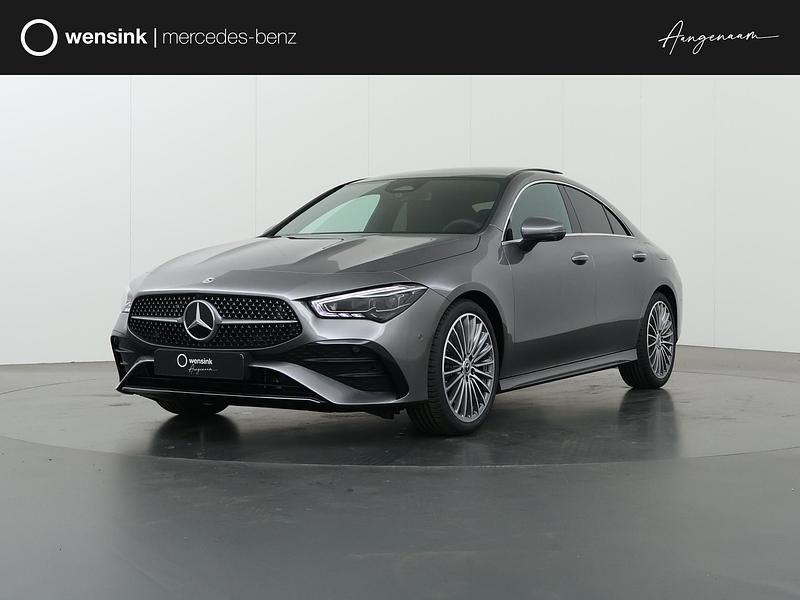 , metallic lak Nieuw 2025 Mercedes CLA180 Business Sedan | € 51.900 - Afbeelding 1/4