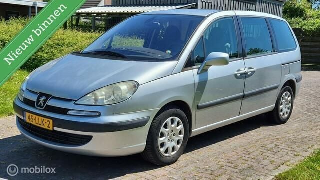 Grijs Gebruikt 2004 Peugeot 807 Premium MPV | € 1.599 - Afbeelding 1/4