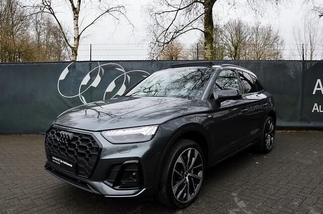 Grijs (metallic) Occasion 2022 Audi Q5 Black Edition SUV | € 41.950 (Goede deal) - Afbeelding 1/4