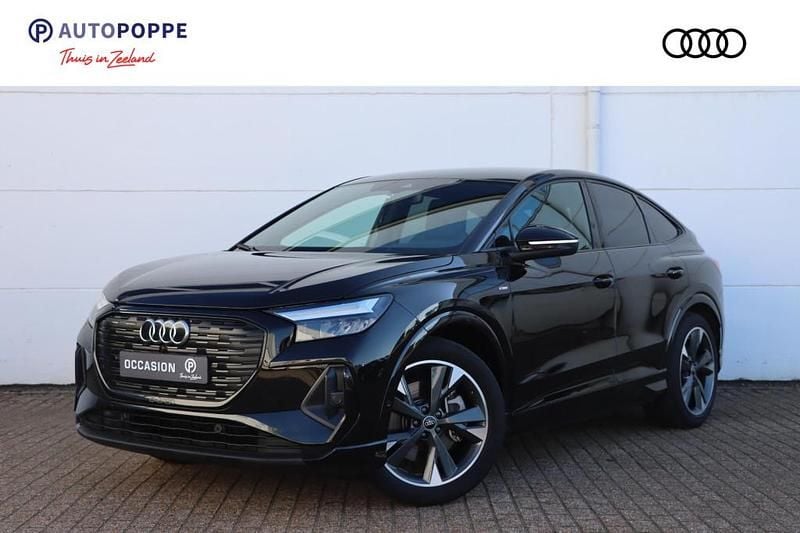 Zwart Gebruikt 2022 Audi Q4 Sportback e-tron Design SUV | € 32.950 (Goede deal) - Afbeelding 1/4