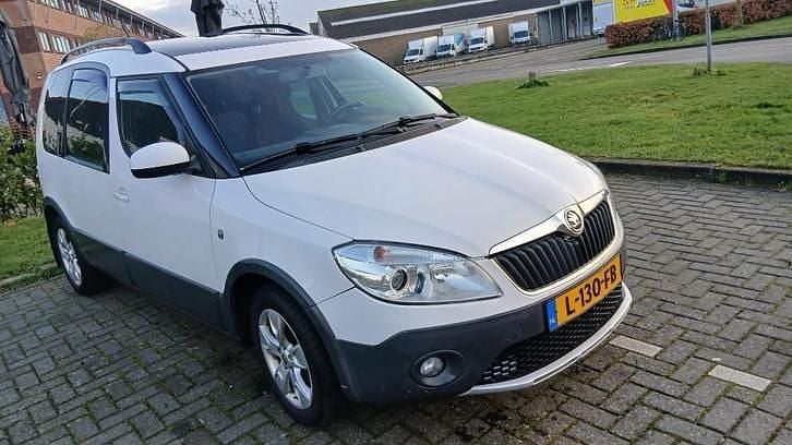 Occasion 2014 Skoda Roomster MPV | € 7.000 (Eerlijke prijs) - Afbeelding 1/4