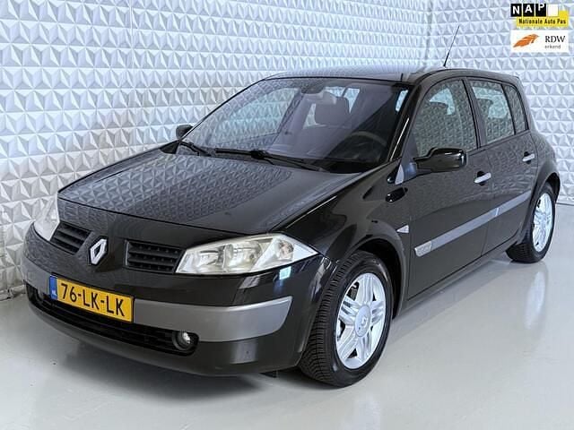 Zwart Gebruikt 2003 Renault Mégane II Luxe Hatchback | € 1.750 (Eerlijke prijs) - Afbeelding 1/4