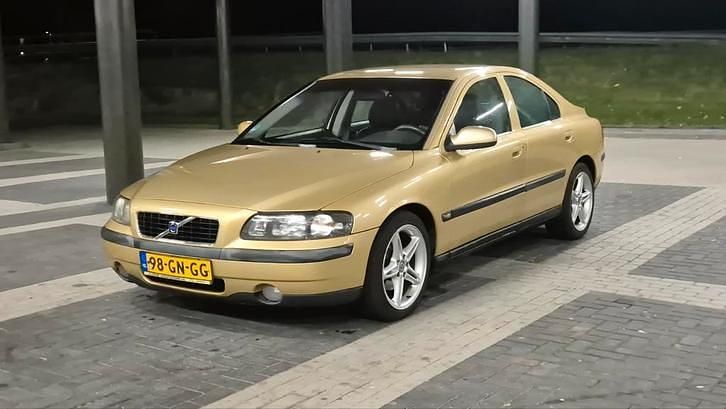 Occasion 2001 Volvo S60 Sedan | € 950 (Goede deal) - Afbeelding 1/4