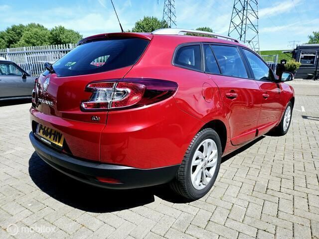 Occasion Renault Mégane GrandTour Collection 116 PK (85 kW) 2013 Rood Stationwagen