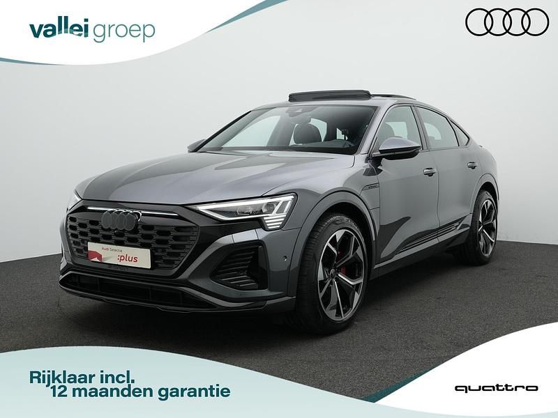 Grijs Gebruikt 2023 Audi Q8 S-Line SUV | € 57.900 - Afbeelding 1/4