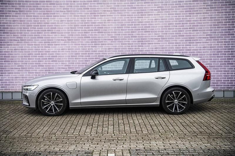 Occasion Volvo V60 Plus 350 PK (257 kW) 2025 Grijs Stationwagen