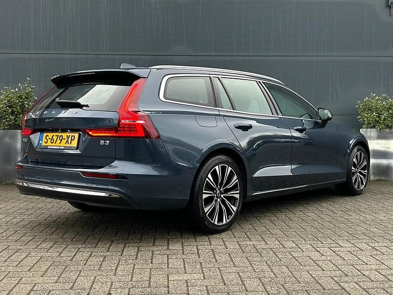 Occasion Volvo V60 Plus 2023 Blauw Stationwagen
