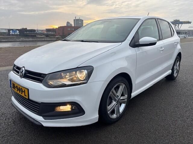 Wit Gebruikt 2013 VW Polo R-line Edition Hatchback | € 6.950 (Eerlijke prijs) - Afbeelding 1/4