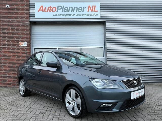 Grijs Gebruikt 2014 Seat Toledo Style Sedan | € 8.744 - Afbeelding 1/4