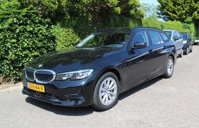 Zwart Gebruikt 2020 BMW 330 Executive Stationwagen | € 25.900 (Super prijs) - Afbeelding 1/4