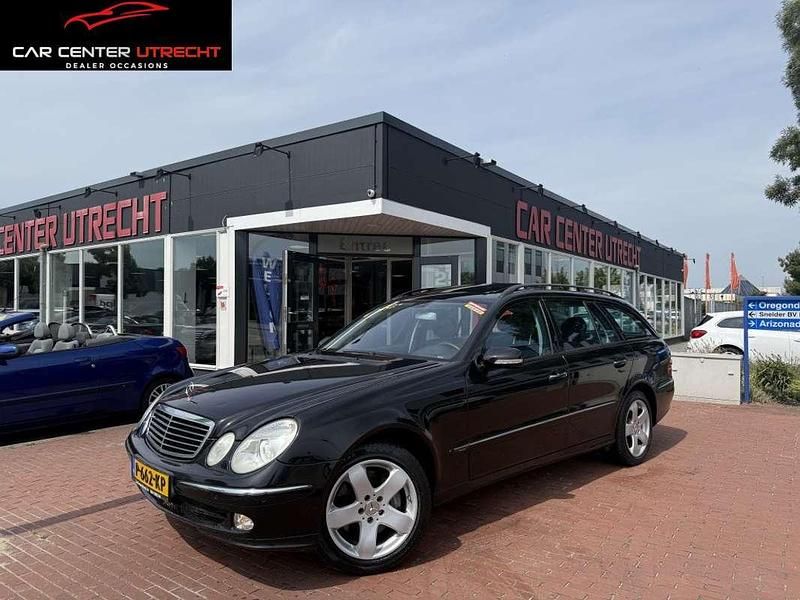 Zwart, metallic lak Gebruikt 2004 Mercedes E500 Elegance Stationwagen | € 7.550 (Super prijs) - Afbeelding 1/4