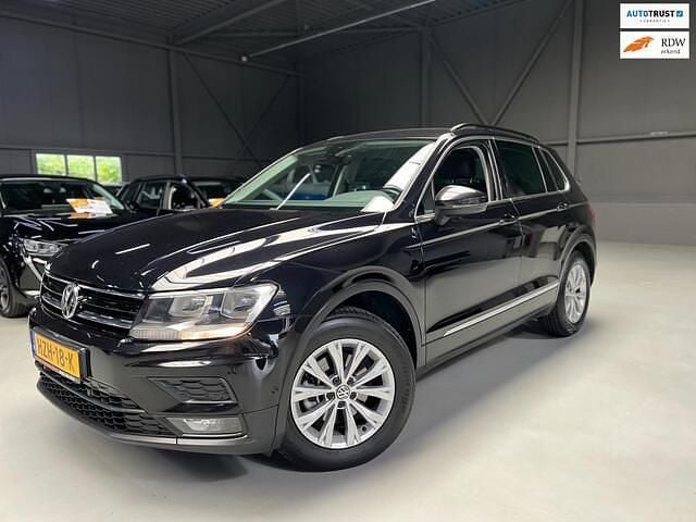 Zwart Gebruikt 2020 VW Tiguan R-line SUV | € 24.999 (Super prijs) - Afbeelding 1/4