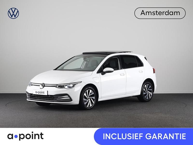 Wit Gebruikt 2022 VW Golf VIII Style Hatchback | € 26.949 (Eerlijke prijs) - Afbeelding 1/3