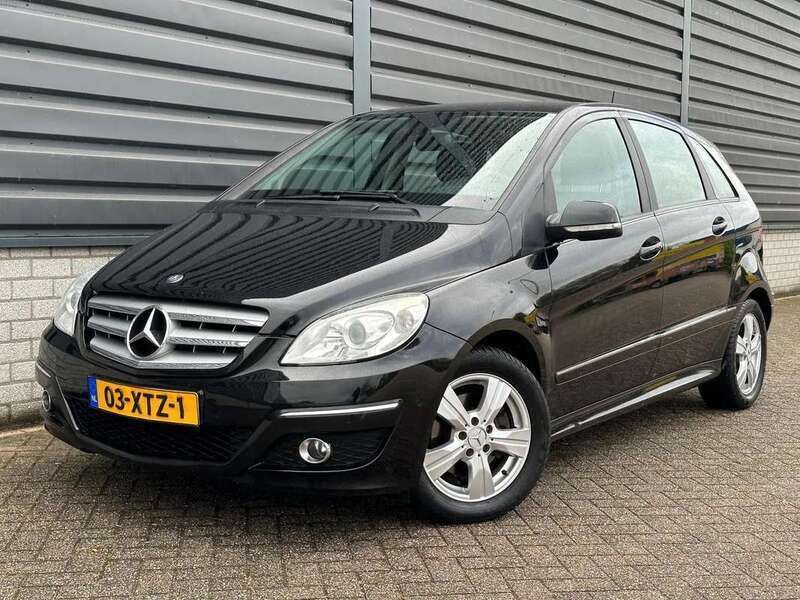 Zwart, metallic lak Gebruikt 2010 Mercedes B200 Business MPV | € 3.950 (Iets duurder) - Afbeelding 1/4