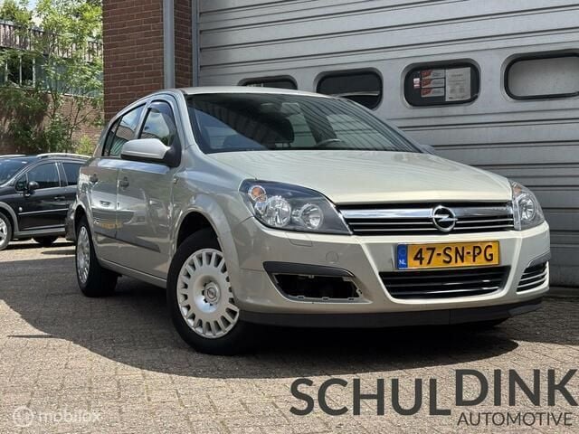 Grijs Gebruikt 2006 Opel Astra Business Hatchback | € 1.950 (Eerlijke prijs) - Afbeelding 1/4