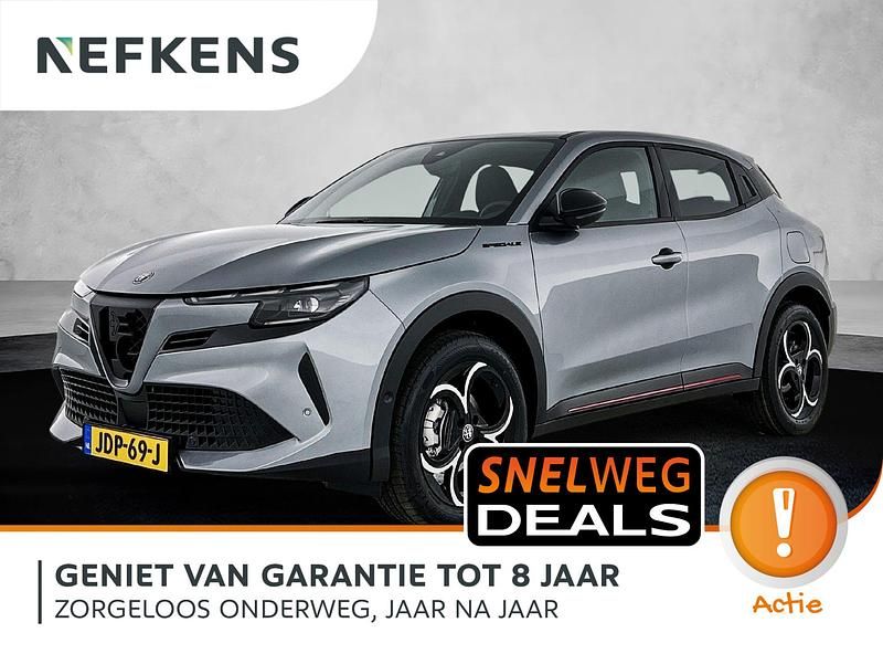 Grijs Nieuw 2025 Alfa Romeo Junior Edizione Speciale SUV | € 37.195 - Afbeelding 1/4