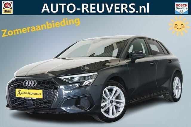 Grijs Gebruikt 2023 Audi A3 Sportback Advanced Hatchback | € 34.900 (Eerlijke prijs) - Afbeelding 1/4