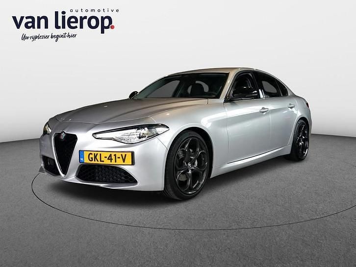 Grijs Occasion 2018 Alfa Romeo Giulia Ti Sedan | € 22.995 (Eerlijke prijs) - Afbeelding 1/3