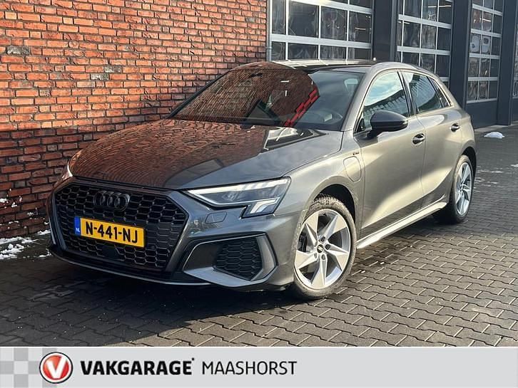 Grijs Gebruikt 2021 Audi A3 Competition Hatchback | € 27.250 (Super prijs) - Afbeelding 1/4