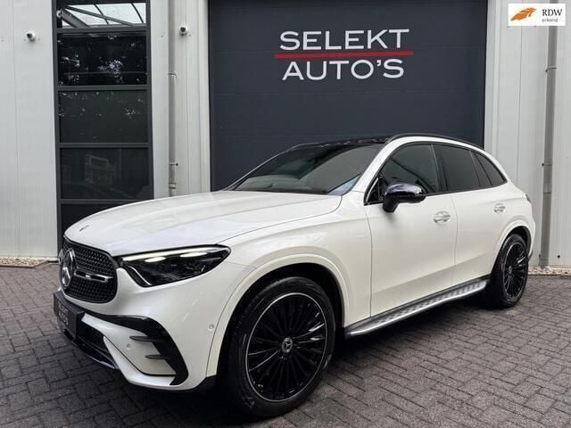 Wit Gebruikt 2023 Mercedes GLC300 AMG SUV | € 69.950 (Eerlijke prijs) - Afbeelding 1/4