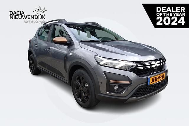 Grijs Gebruikt 2025 Dacia Sandero Stepway Hatchback | € 24.995 (Duur) - Afbeelding 1/4