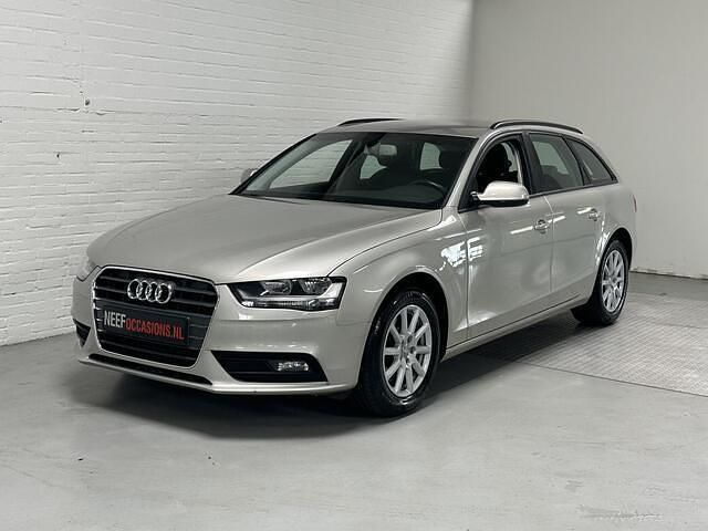 Grijs Occasion 2012 Audi A4 S-Line Stationwagen | € 10.999 (Eerlijke prijs) - Afbeelding 1/4