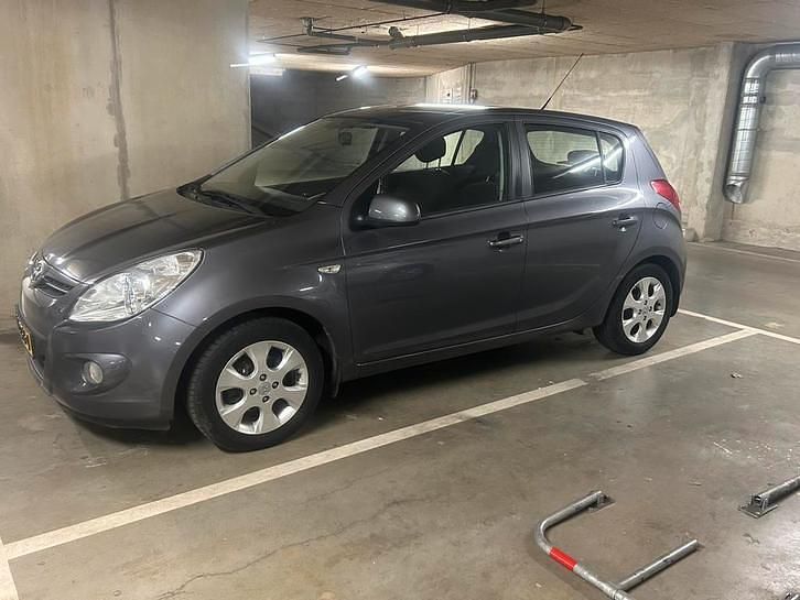 Occasion Hyundai i20 Edition 77 PK (56 kW) 2012 Grijs (metallic) Hatchback