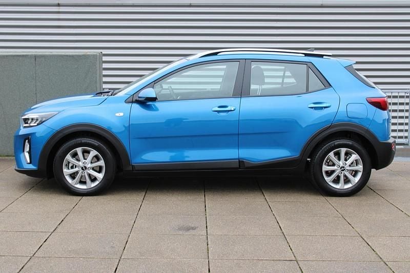 Occasion Kia Stonic 101 PK (74 kW) 2024 Sporty blue (donker blauw) SUV