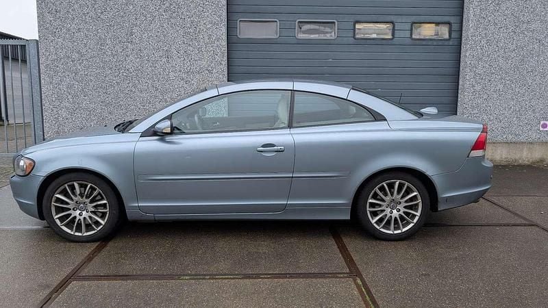Blauw Gebruikt 2007 Volvo C70 Momentum | € 2.700 (Eerlijke prijs) - Afbeelding 1/4